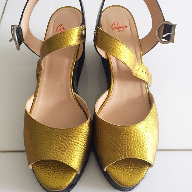yellow gold wedges
