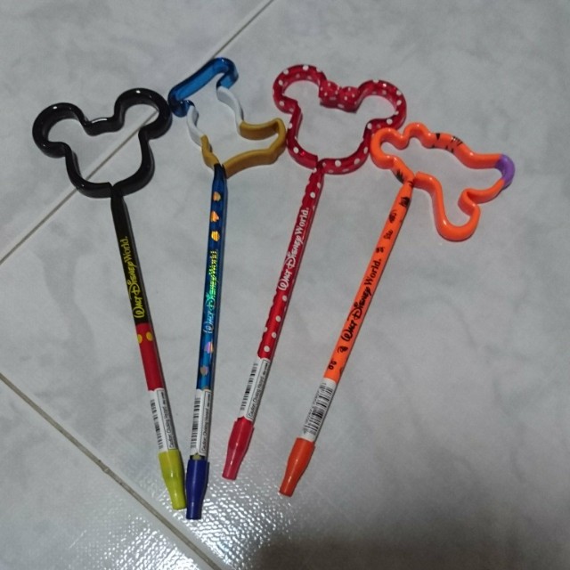 Disney pens outlet