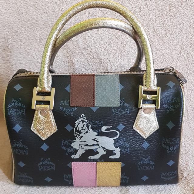 Mcm lion cheap boston bag