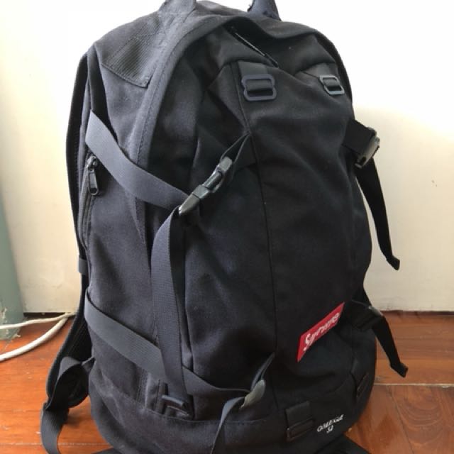 Supreme 32th backpack, 男裝, 袋, 背包- Carousell