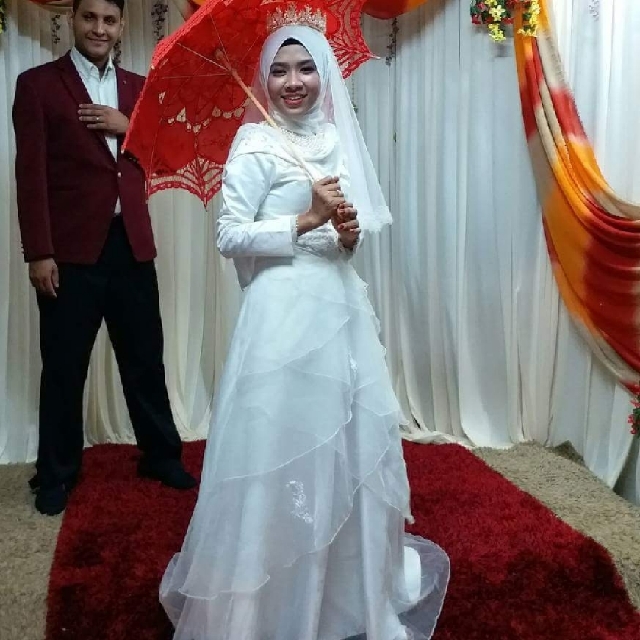 Reduced Wedding Malay Long Sleeves Dress Women S Fashion Bridal Wear On Carousell