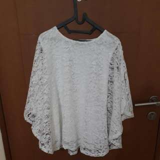 Blouse Putih Tile Bunga