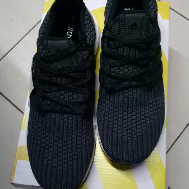 ultra boost hitam