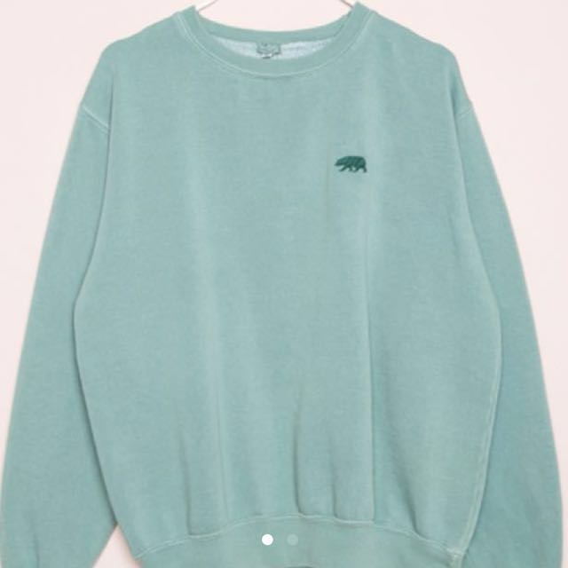 Brandy Melville CA Bear Sweatshirt Women s Fashion Tops Other Tops on Carousell
