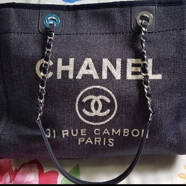 chanel deauville chain shoulder tote bag
