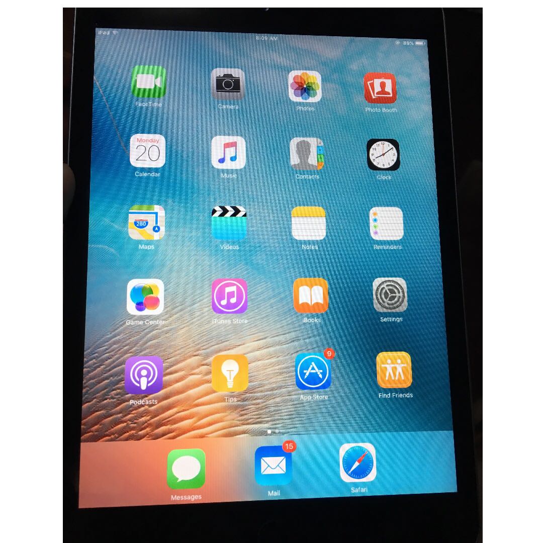 ipad mini (Category: Laptop Bags & Sleeves) located in Manila. Submitted by tamengami (Listing ID 139582021, Image 2). Description: selling my ipad mini...got my iphone so im really not using it anymore.