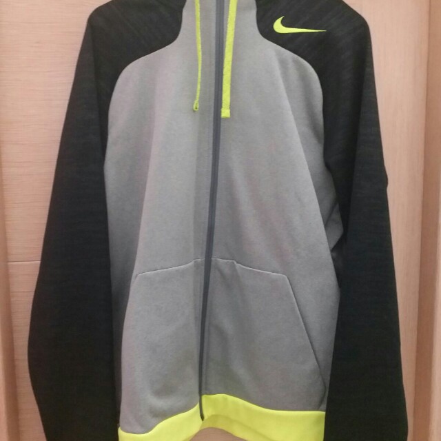 nike therma fit