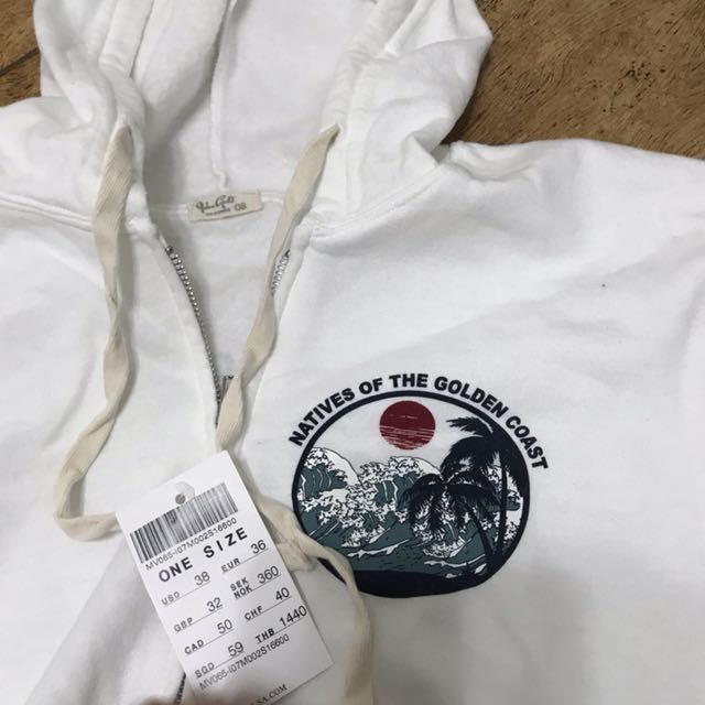 NWT Brandy Melville natives of the golden coast hoodie, Women's Fashion