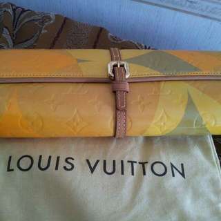 Clutch lv pernish auth