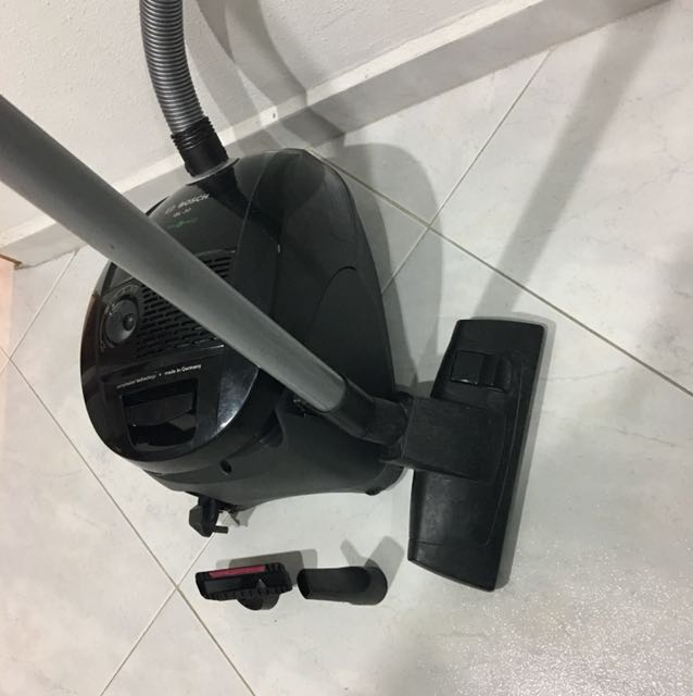 Bosch Vacuum Cleaner GL30, TV & Home Appliances, Vacuum Cleaner