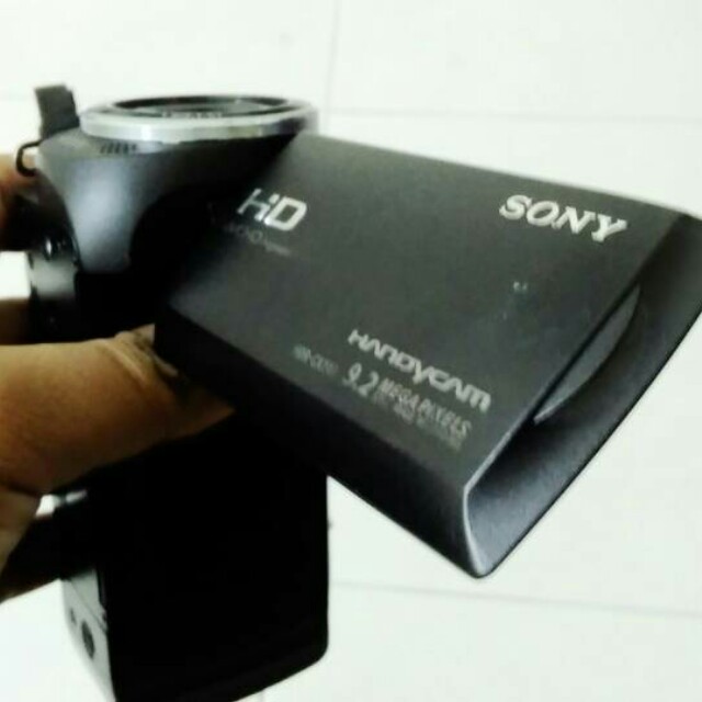 Handy Camera Sony Hdr Cx240 9 2 Mp Photography On Carousell