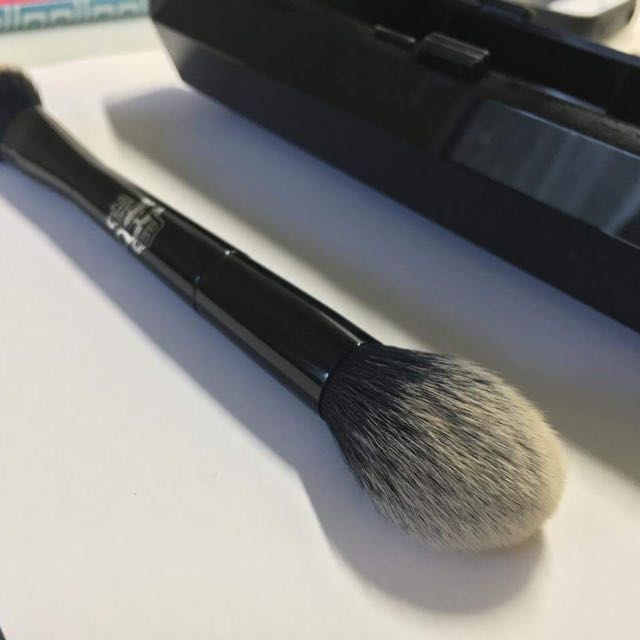 Kat Von D Shade Light Contour Brush Health Beauty Makeup On Kat Von D Shade Light Contour Brush Health Beauty Makeup On Carou