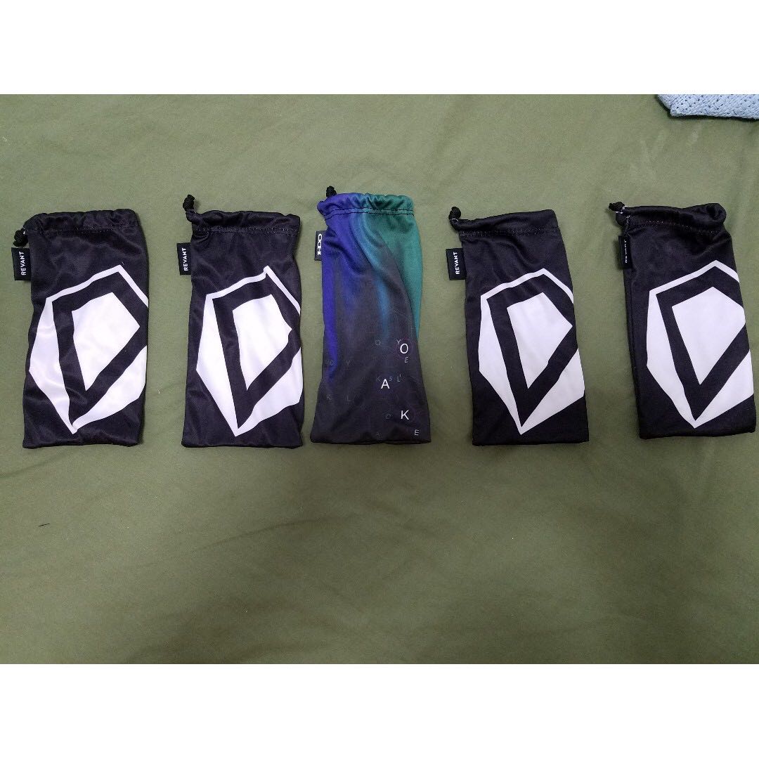 Like Brand New Oakley Revant Sunglasses Microfiber Cloth Pouch