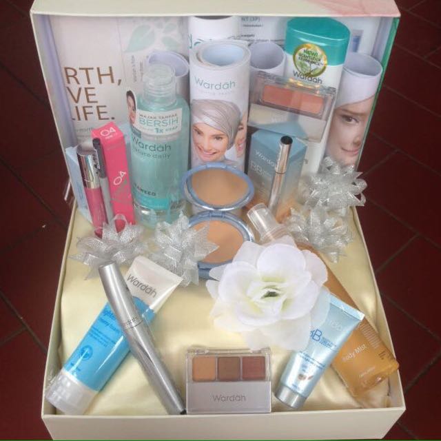 Paket makeup lengkap wardah, Everything Else, Others on 