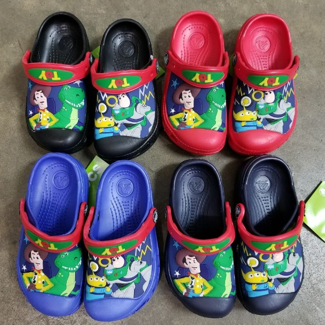 toy story crocs size 7