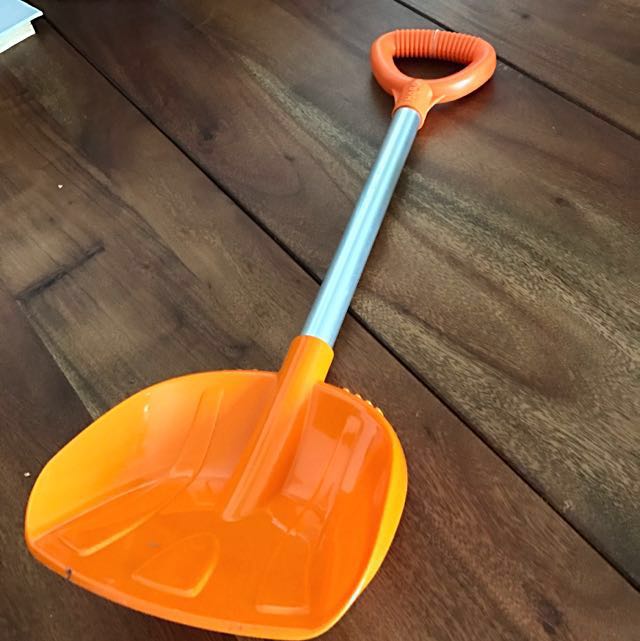 shovel toy