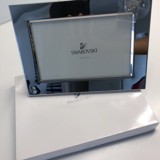 Swarovski photo frame, 攝影器材, 攝影配件, 其他攝影配件 Carousell