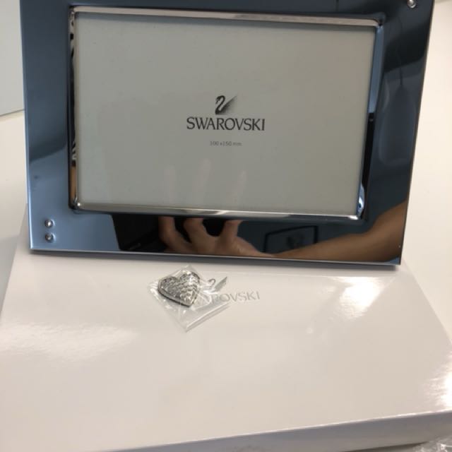 Swarovski photo frame, 攝影器材, 攝影配件, 其他攝影配件 Carousell