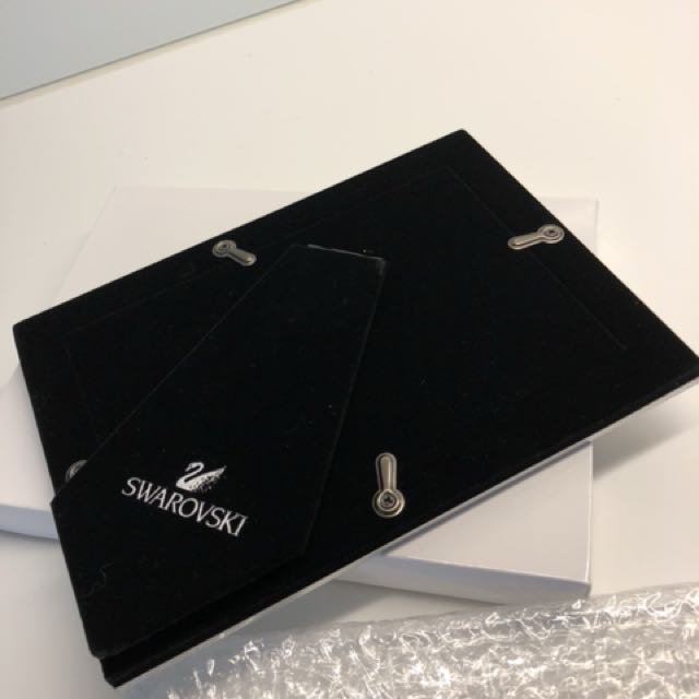 Swarovski photo frame, 攝影器材, 攝影配件, 其他攝影配件 Carousell