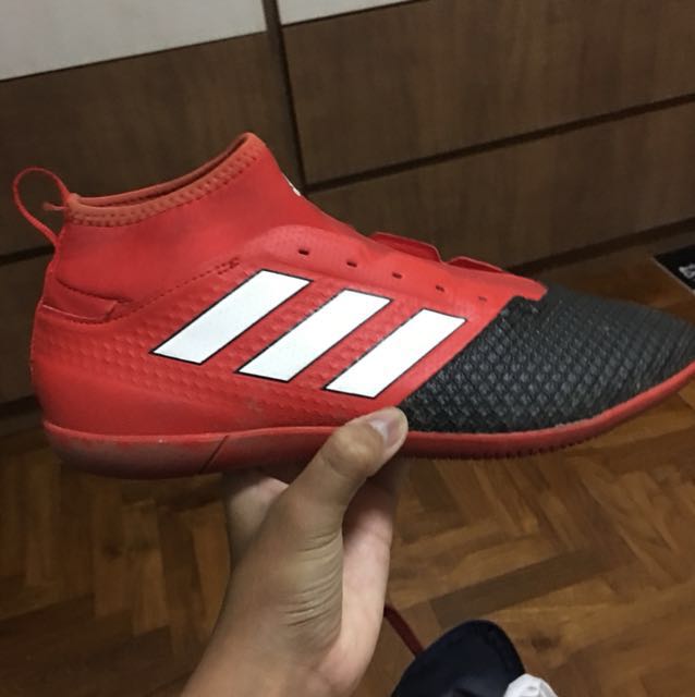 indoor soccer shoes without laces