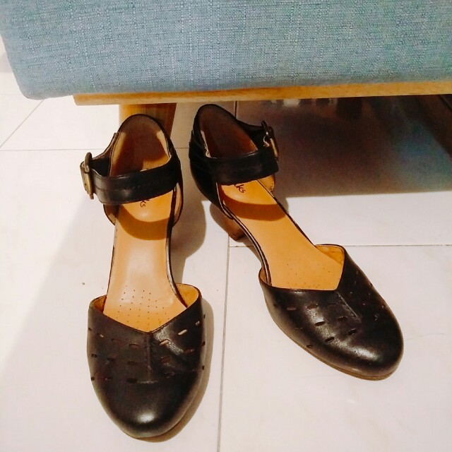 clarks ankle strap heels