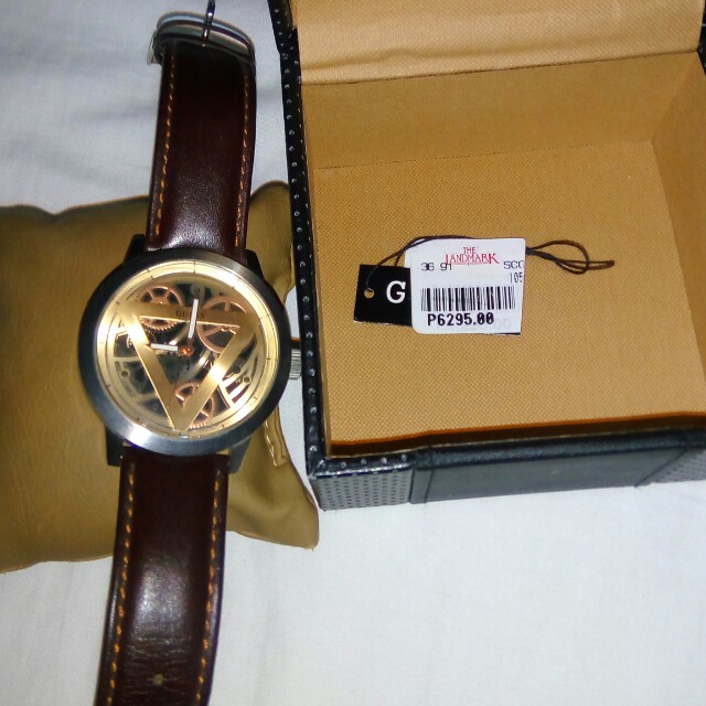 Dynamics farve Ambitiøs Guess Men's Watch leather strap, Men's Fashion, Watches & Accessories,  Watches on Carousell