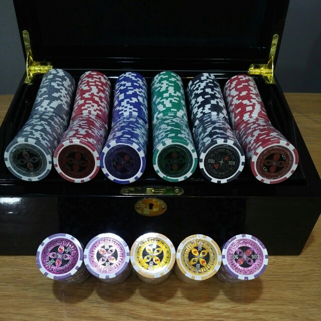 Hologram Poker Chips 500pcs (+100pcs expansion option), Hobbies & Toys