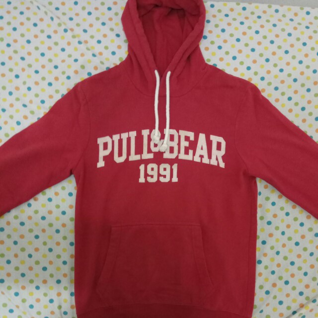 Hoodie Pull Bear Red Fesyen Pria Pakaian Di Carousell