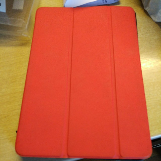 Ipad mini case (Category: Other Mobile & Gadget Accessories) located in Singapore. Submitted by chromer_ (Listing ID 143720760, Image 1). Description: Ipad red mini magnetic case. Used and in average condition..