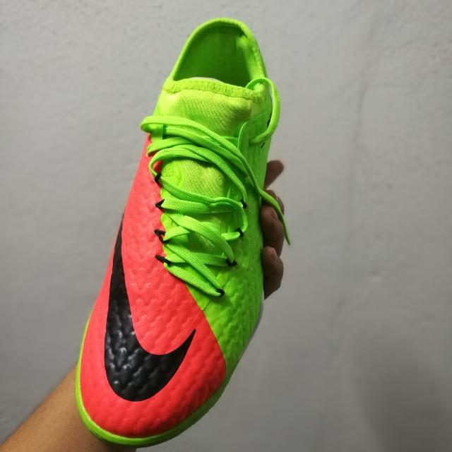 kasut futsal nike hypervenom