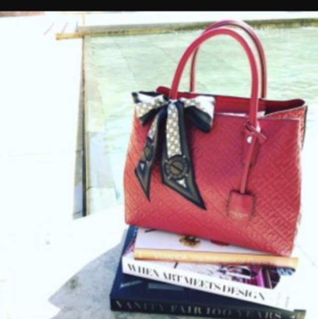 Henri bendel empire tote deals