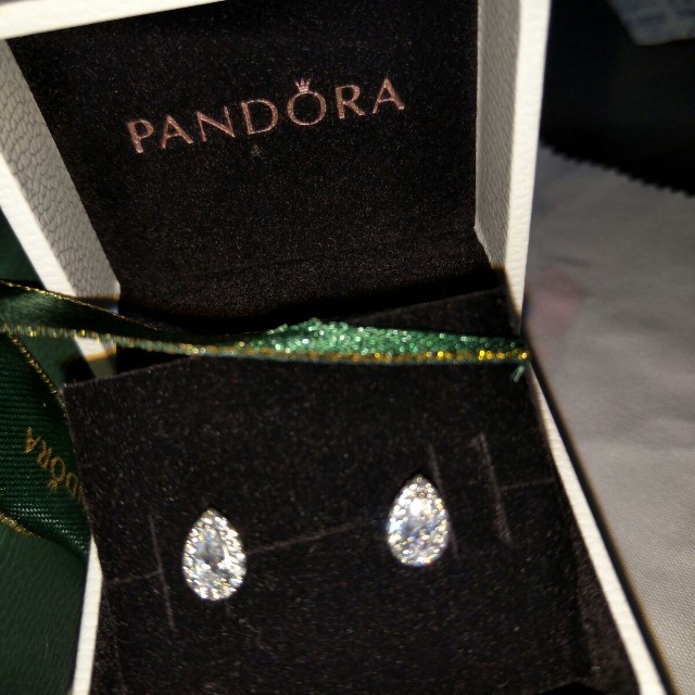 Radiant teardrop sales earrings pandora