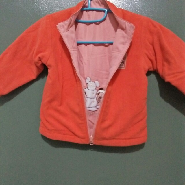 Reversible Jacket (Category: Car Seats) located in Las Pinas. Submitted by Bloomer (Listing ID 143656423, Image 2). Description: Reversible jacket Good as new Fits to 3-4 #febsale.