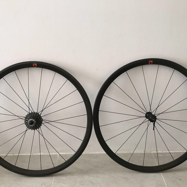 Reynolds 32 carbon clincher wheelset top