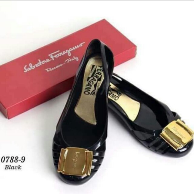 jelly flat shoes