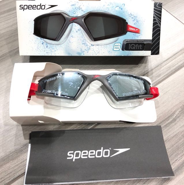 speedo goggle pouch
