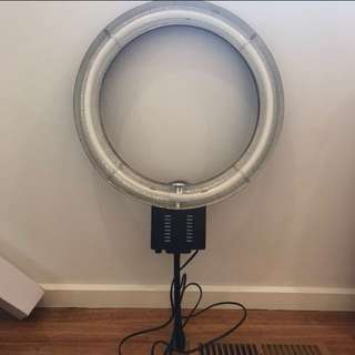 (PRICE REDUCED) LightPro Large Ring Light