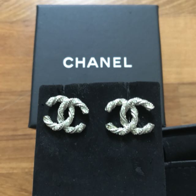 Chanel twisted online cc earrings