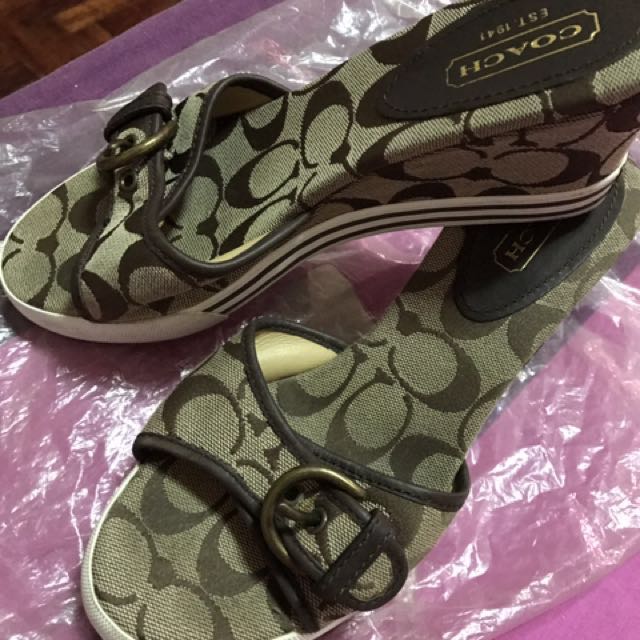 Coach wedge sandals size 7 (Category: Flats & Sandals) located in Quezon City. Submitted by achitoni (Listing ID 143865167, Image 2). Description: .