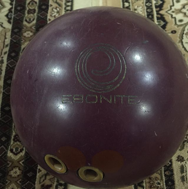 Ebonite gyro pro bowling ball 13 pound, Sports Equipment, Sports & Games, Billiards & Bowling on