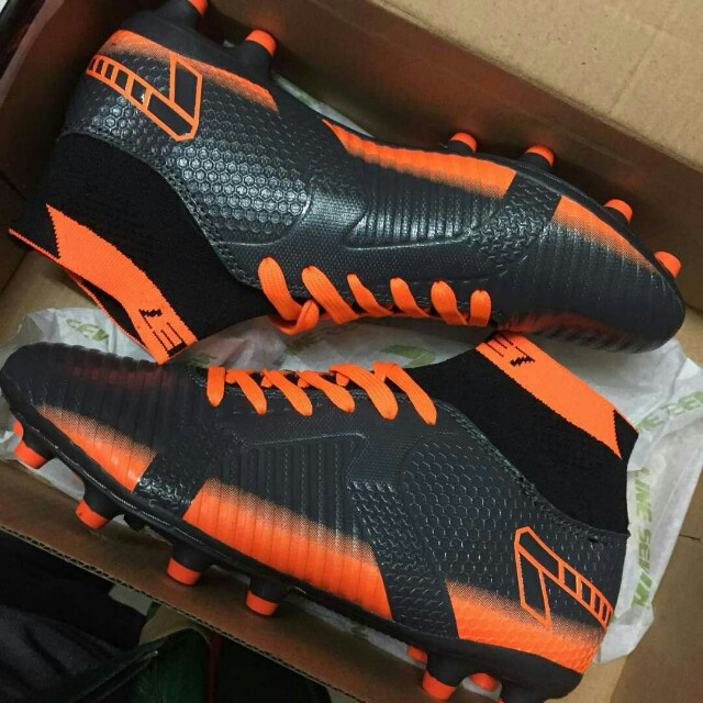 kasut bola line 7