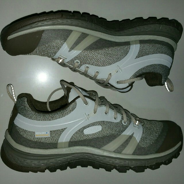 keen waterproof sneakers