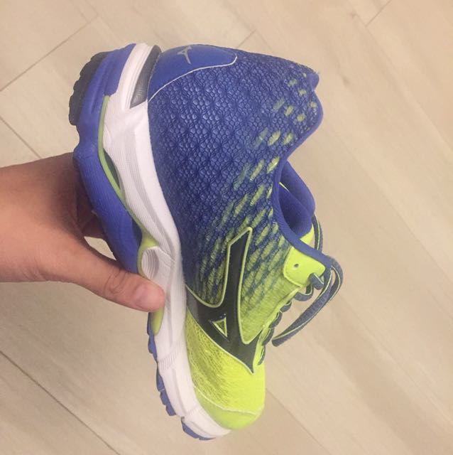 Mizuno Wave Rider 19 US 10 JP 28 Carousell