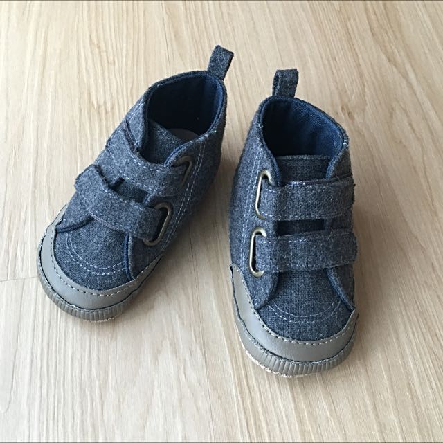 NWOT Baby Gap Cot Shoes Booties 6 12 Months Babies Kids Babies Kids Fashion on Carousell
