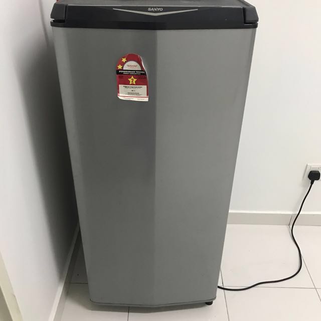 Peti Ais Satu Pintu Kitchen Appliances On Carousell