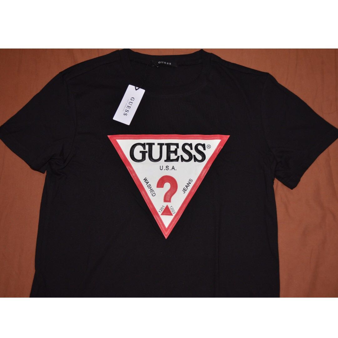 guess black tee