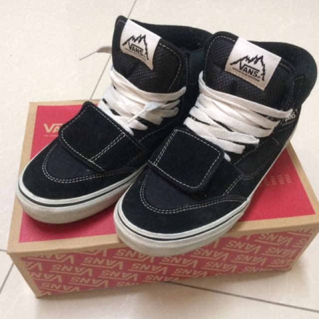 vans half cab mountain edition