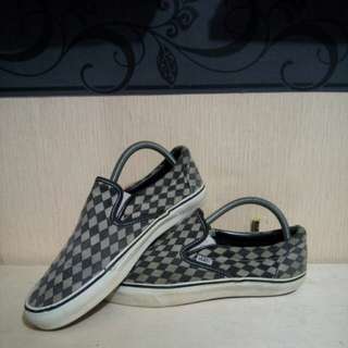 Vans slip on chekerboard