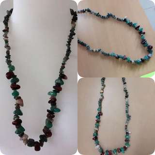 Aksesori kalung batu