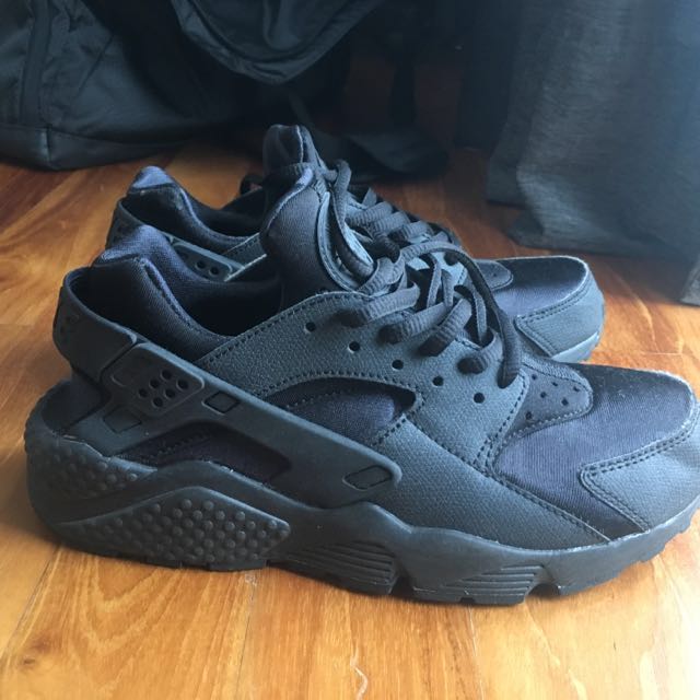 triple red huaraches mens
